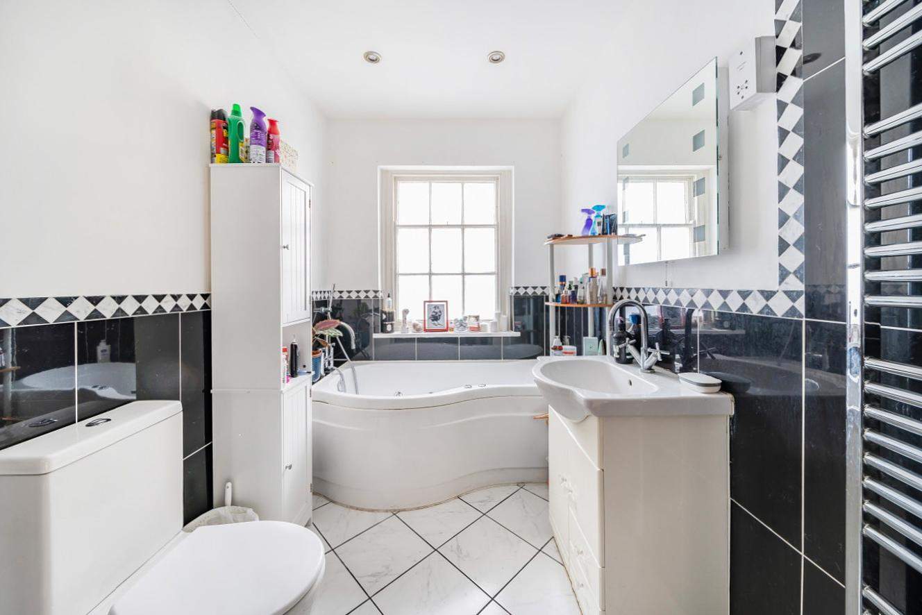 Photos of Wilmington Square, London WC1X 66483249 PrimeLocation