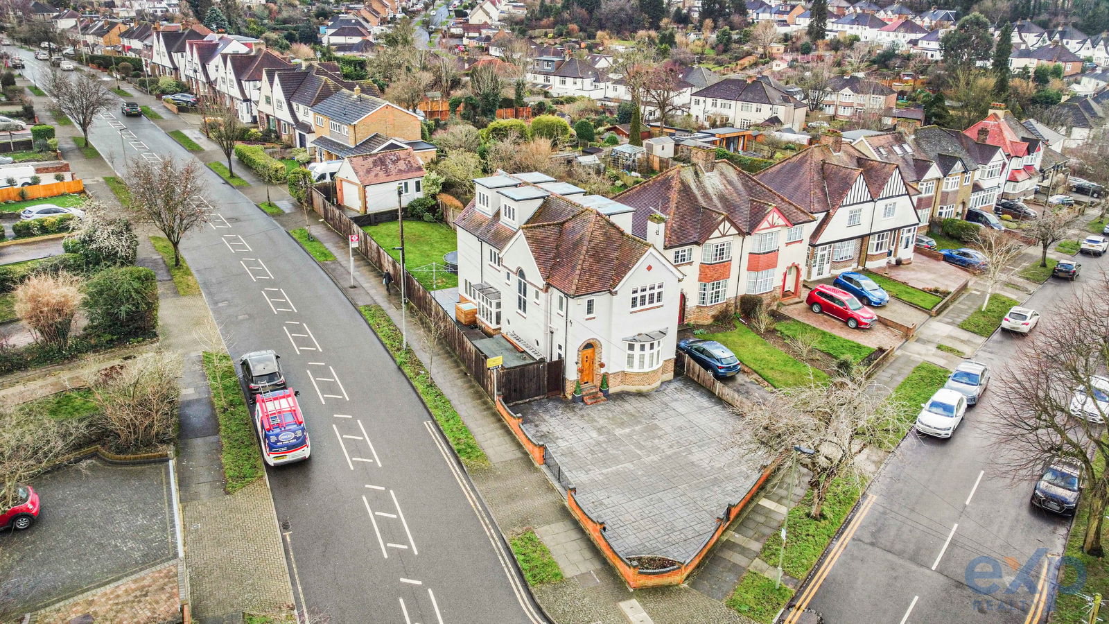 4 bedroom detached house for sale 0