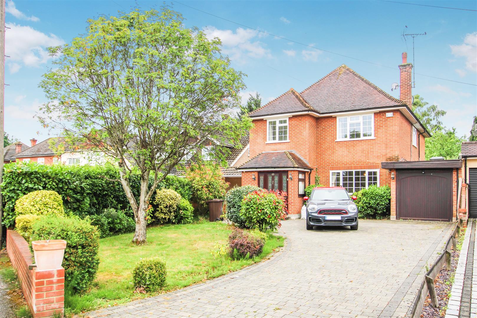 4-bed house on 12, Cory Drive, Brentwood, £1,495,000