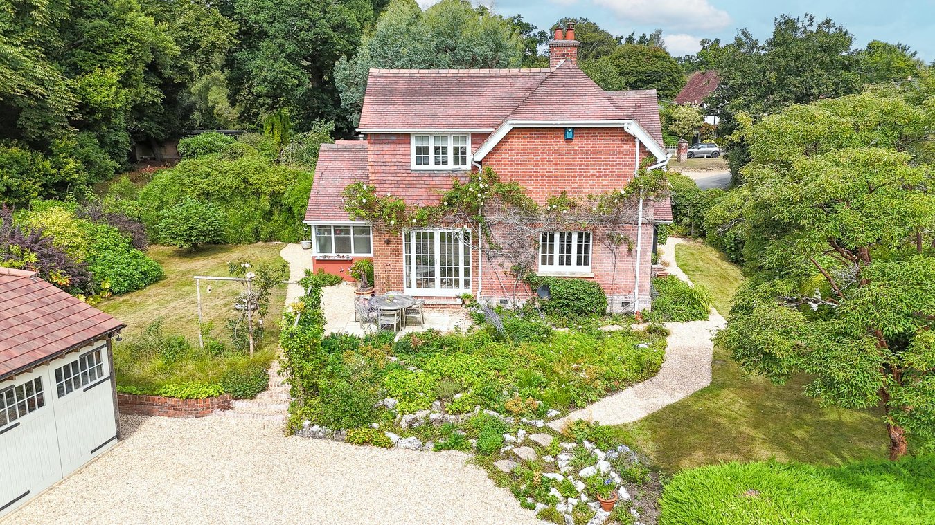 3 bedroom detached house for sale 0