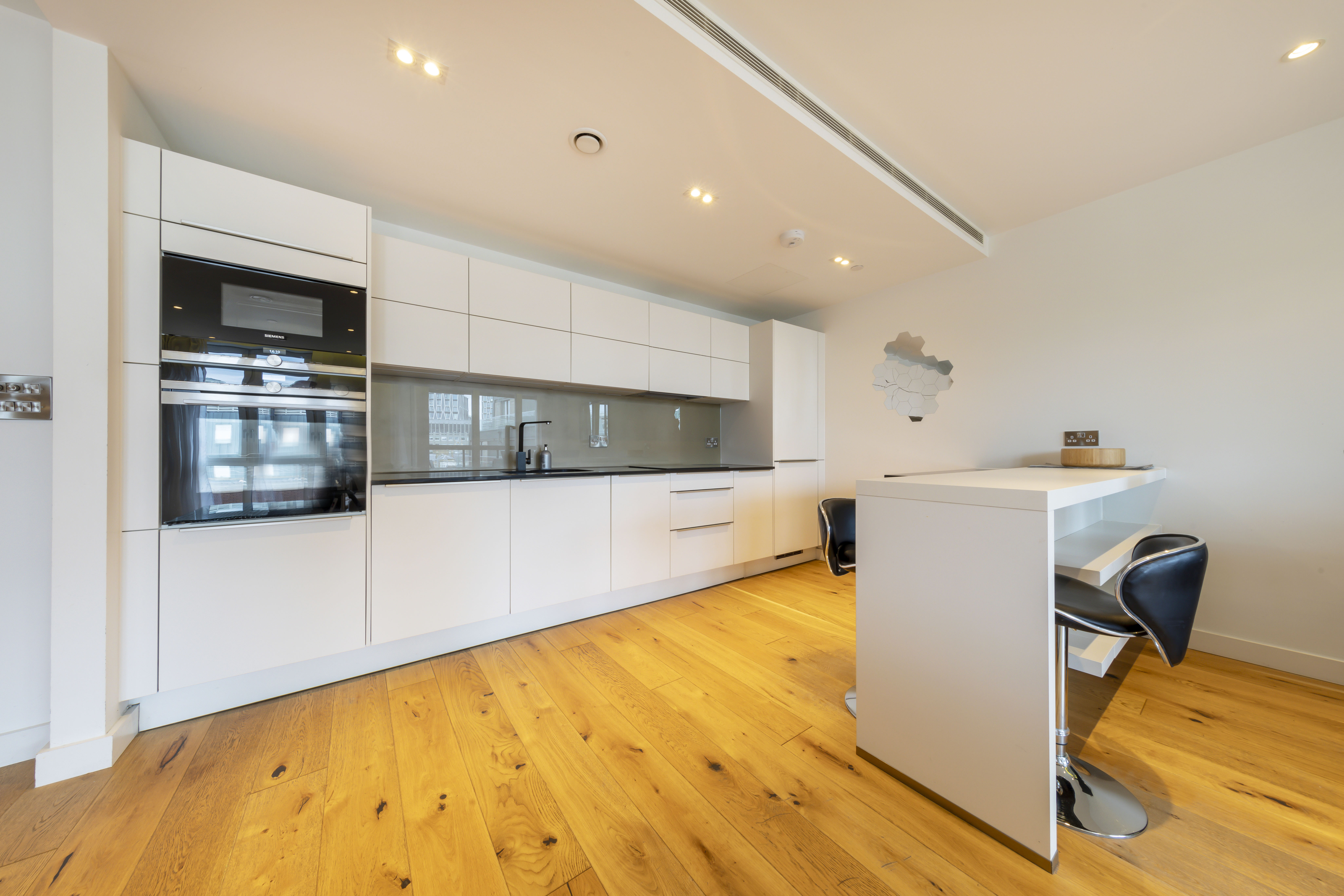 3 bedroom flat for sale 0