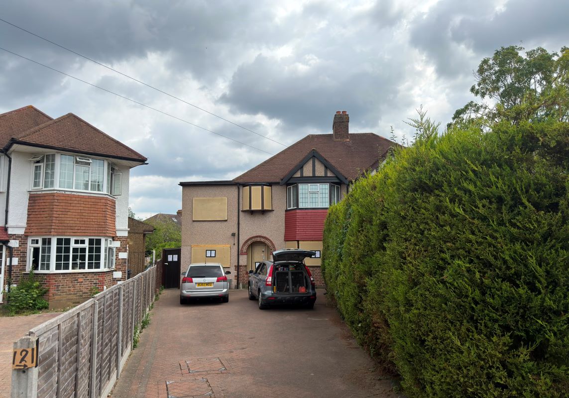 121, Glebe Gardens, New Malden photo 2