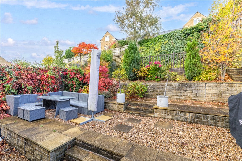 39, Honey Pot Drive, Bradford photo 3