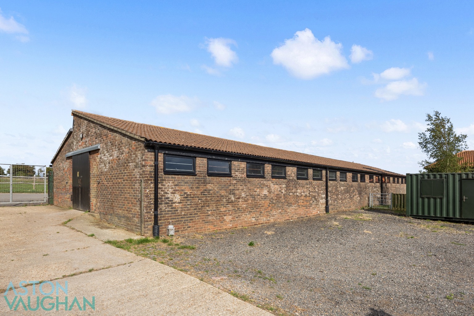3 bedroom equestrian property for sale 0