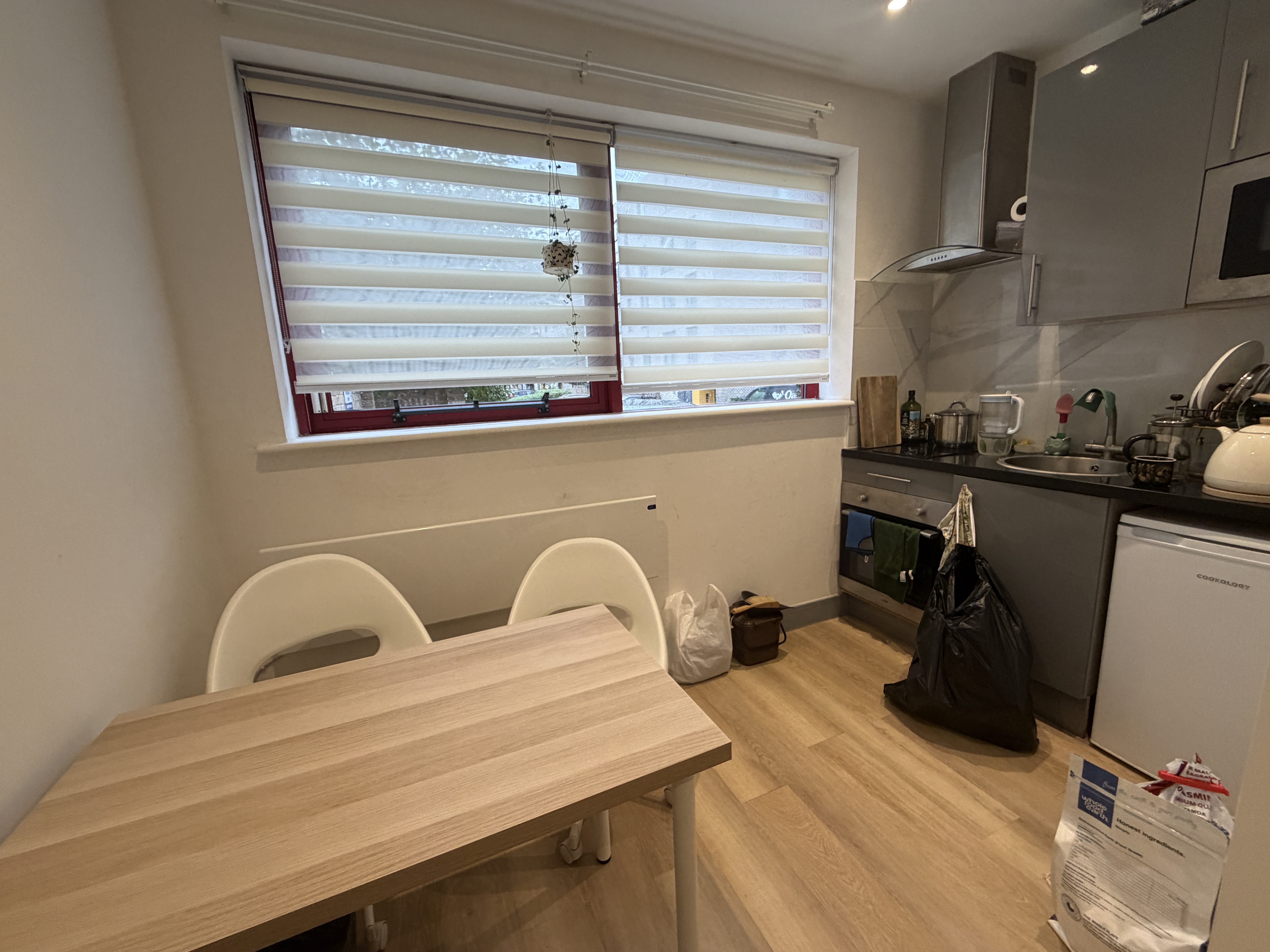 Colindale Av, London photo 4