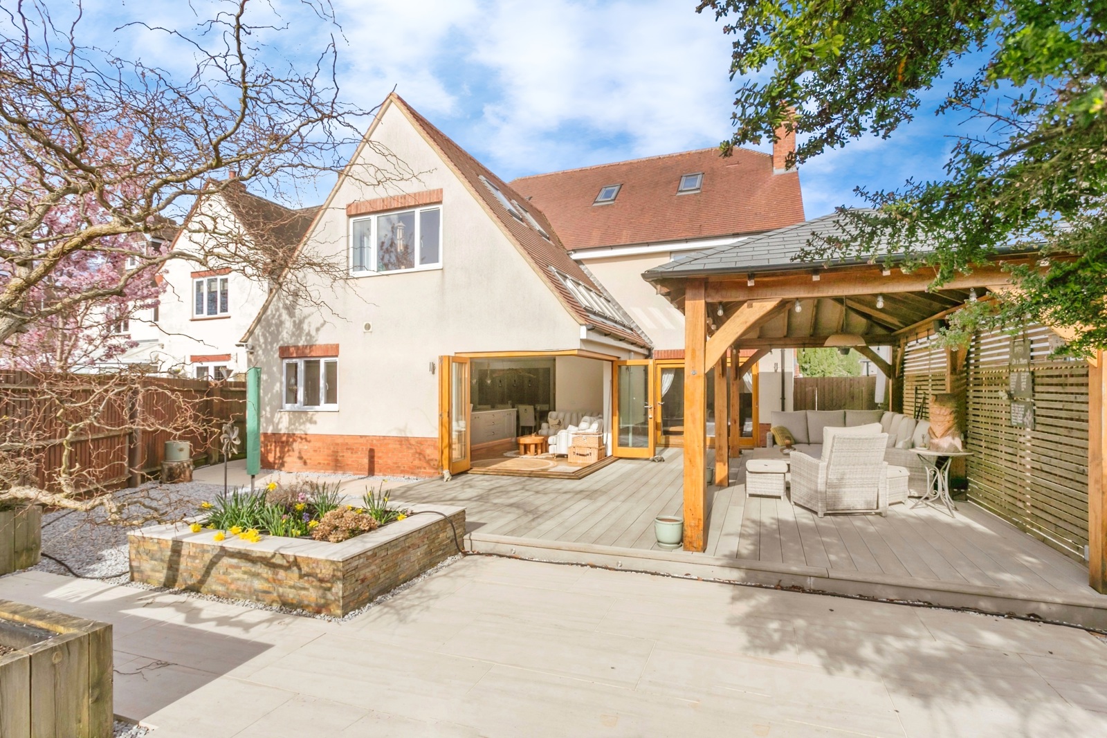 6 bedroom detached house for sale 0