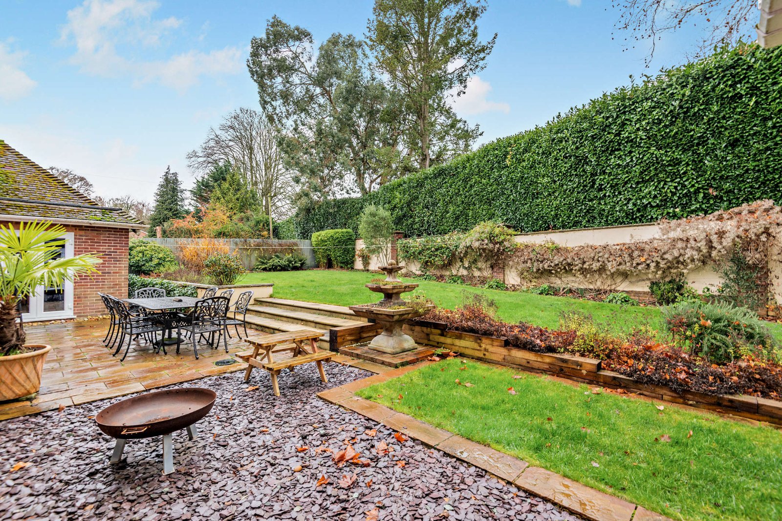 5 bedroom detached house for sale 0