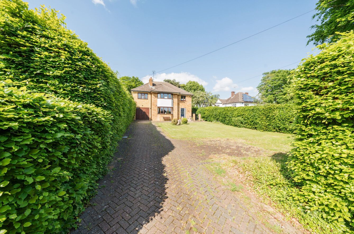 5-bed house on 6, Brookfields, Sawbridgeworth, £995,000