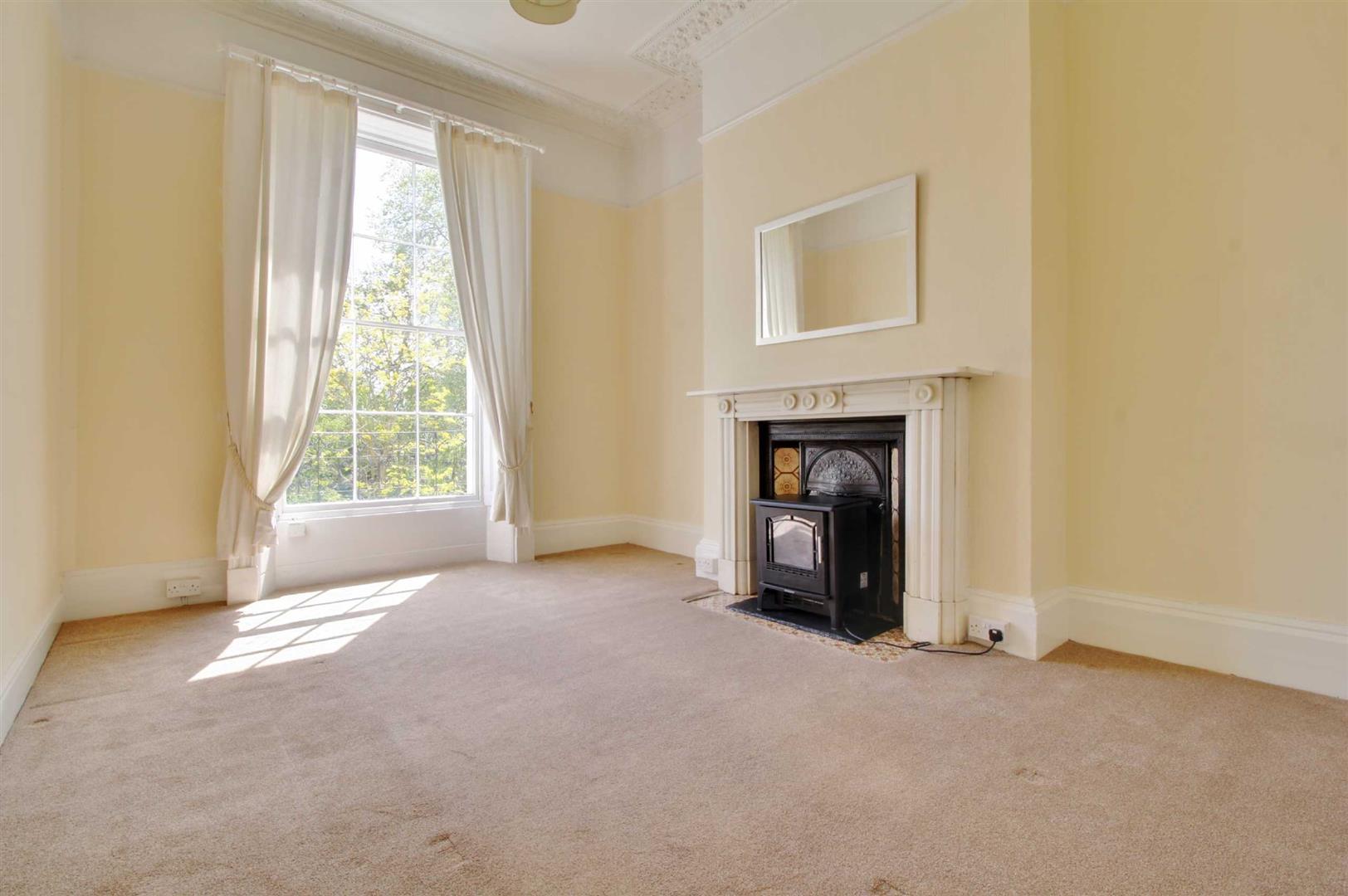 Flat 1, 15 Brunswick Square, Gloucester photo 4