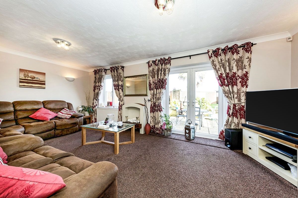 Free property report 7, Lysander Close, Aerodrome Road, Bekesbourne