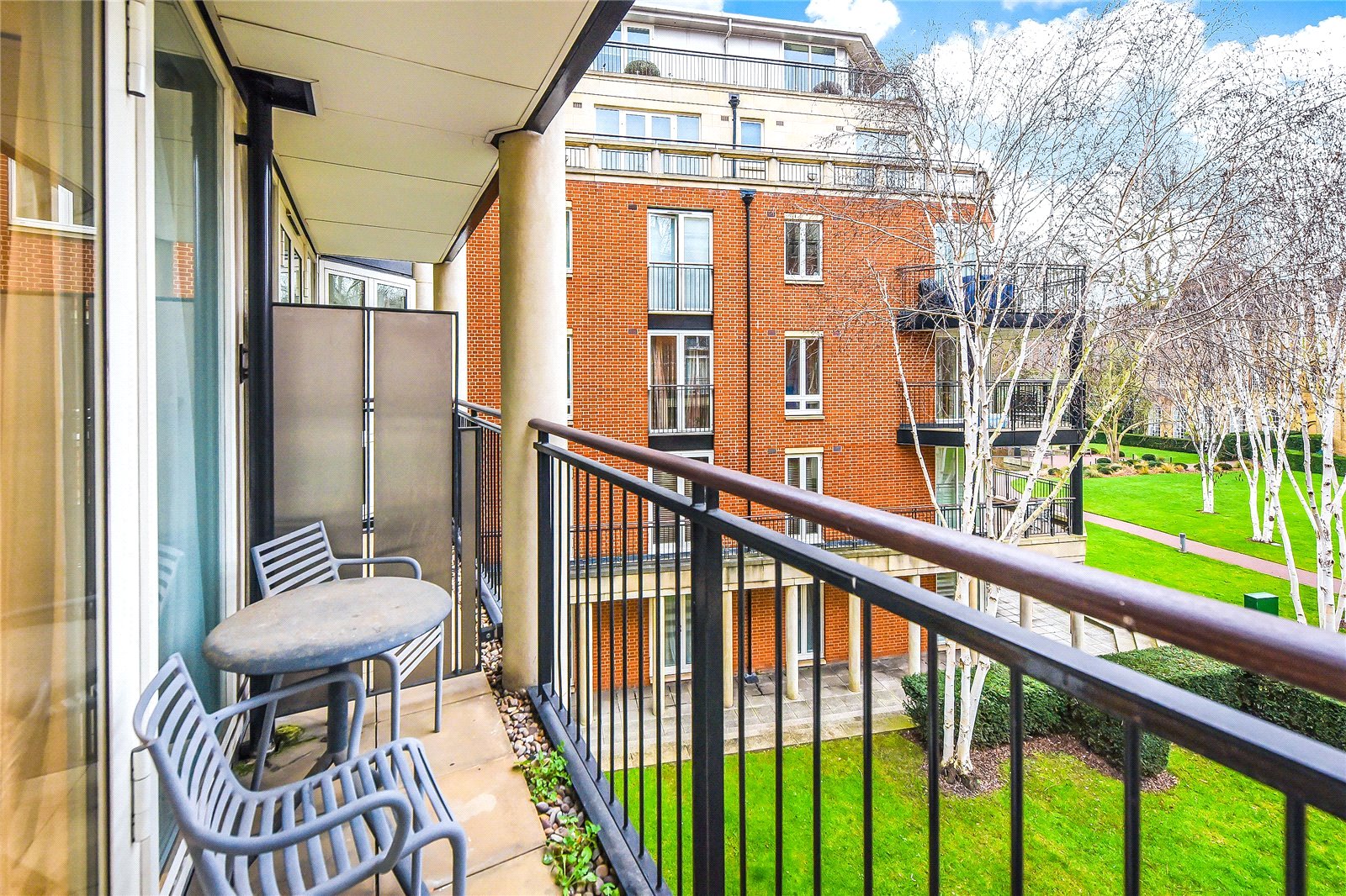 2 bedroom flat for sale 0