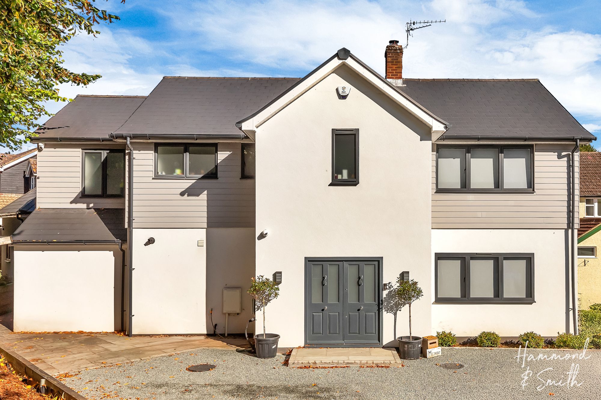 4 bedroom detached house for sale 0