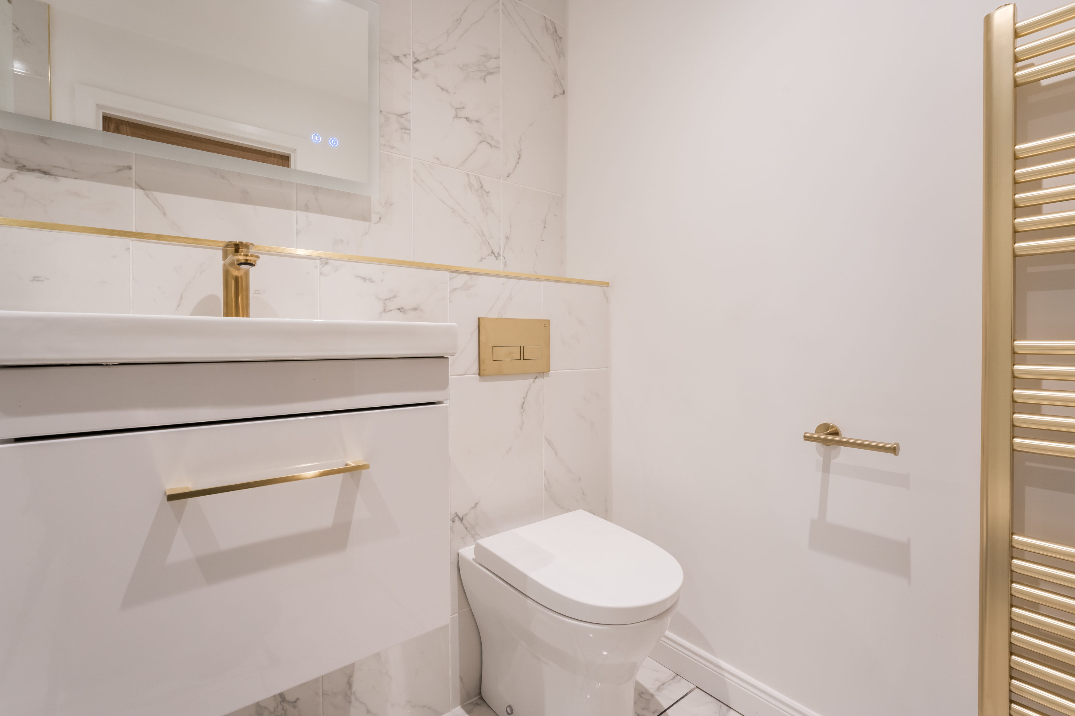 Photos of 24 & 26, Hawthorn Gardens, Loanhead EH20 61619282