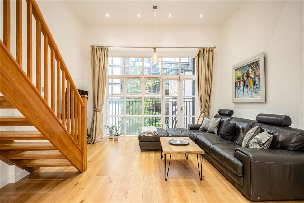 3 bedroom flat for sale 0