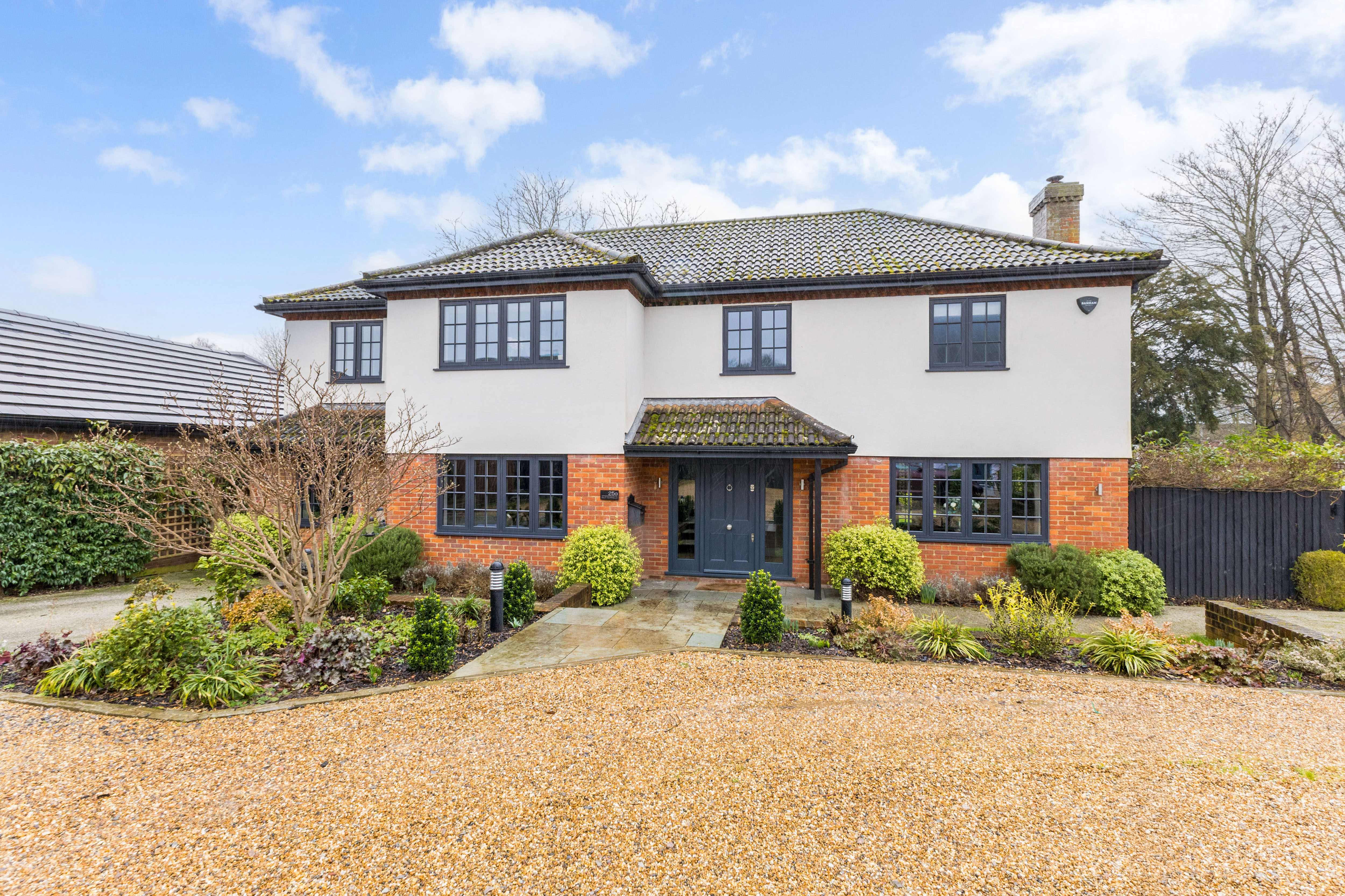 4 bedroom detached house for sale 0