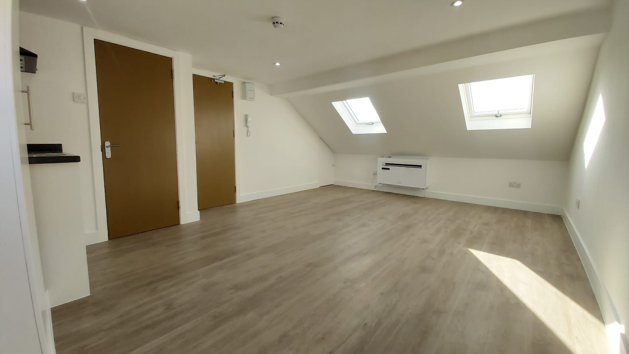 Room 5, 52 Canmore Gardens, London photo 2