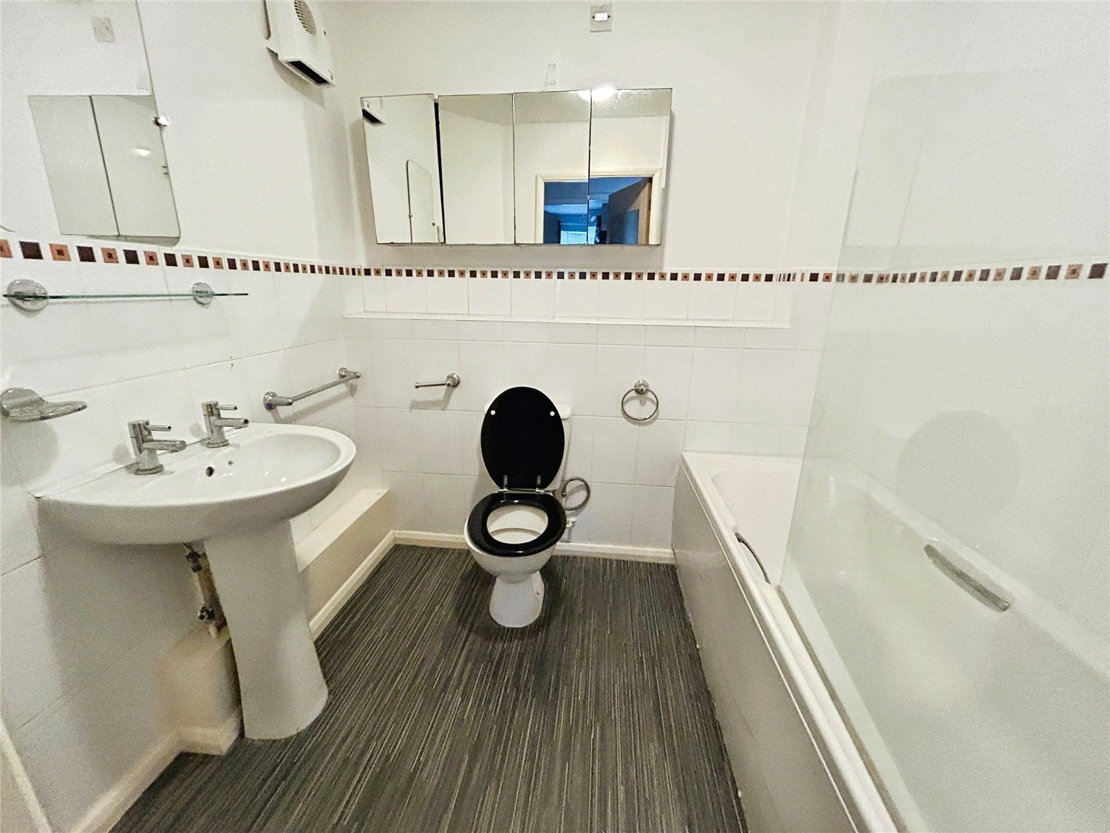 23, Pipkin Court, Coventry photo 4