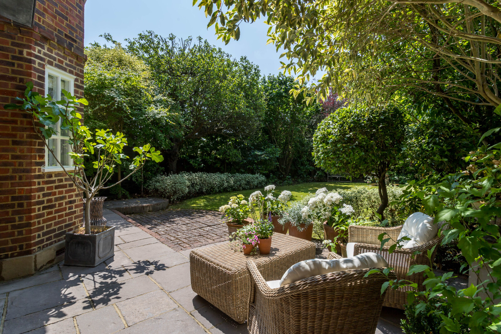 3 bedroom detached house for sale 0