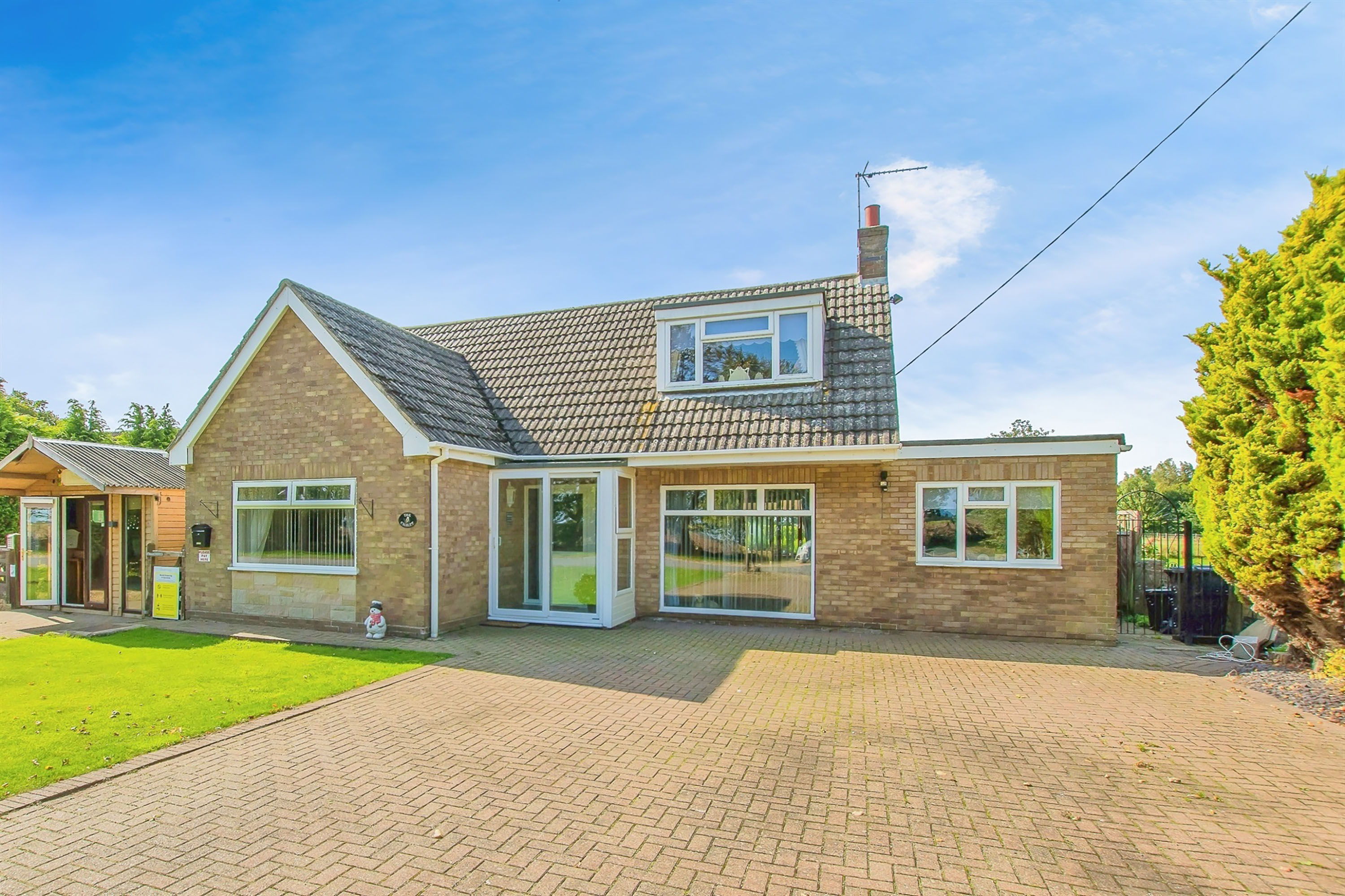 3-bed house on The Chalet, Hospital Drove, Spalding, £400,000