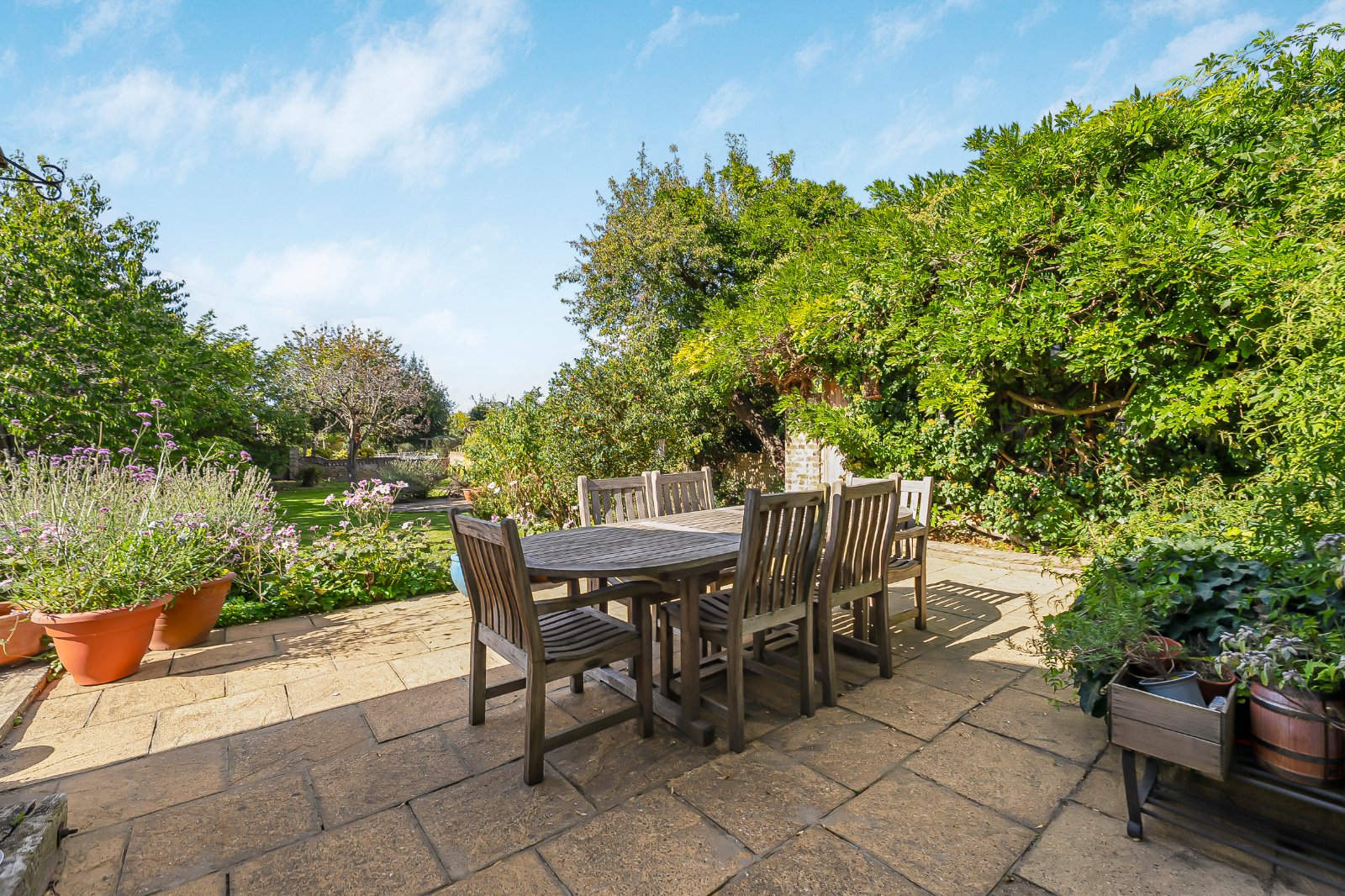 5 bedroom detached house for sale 0