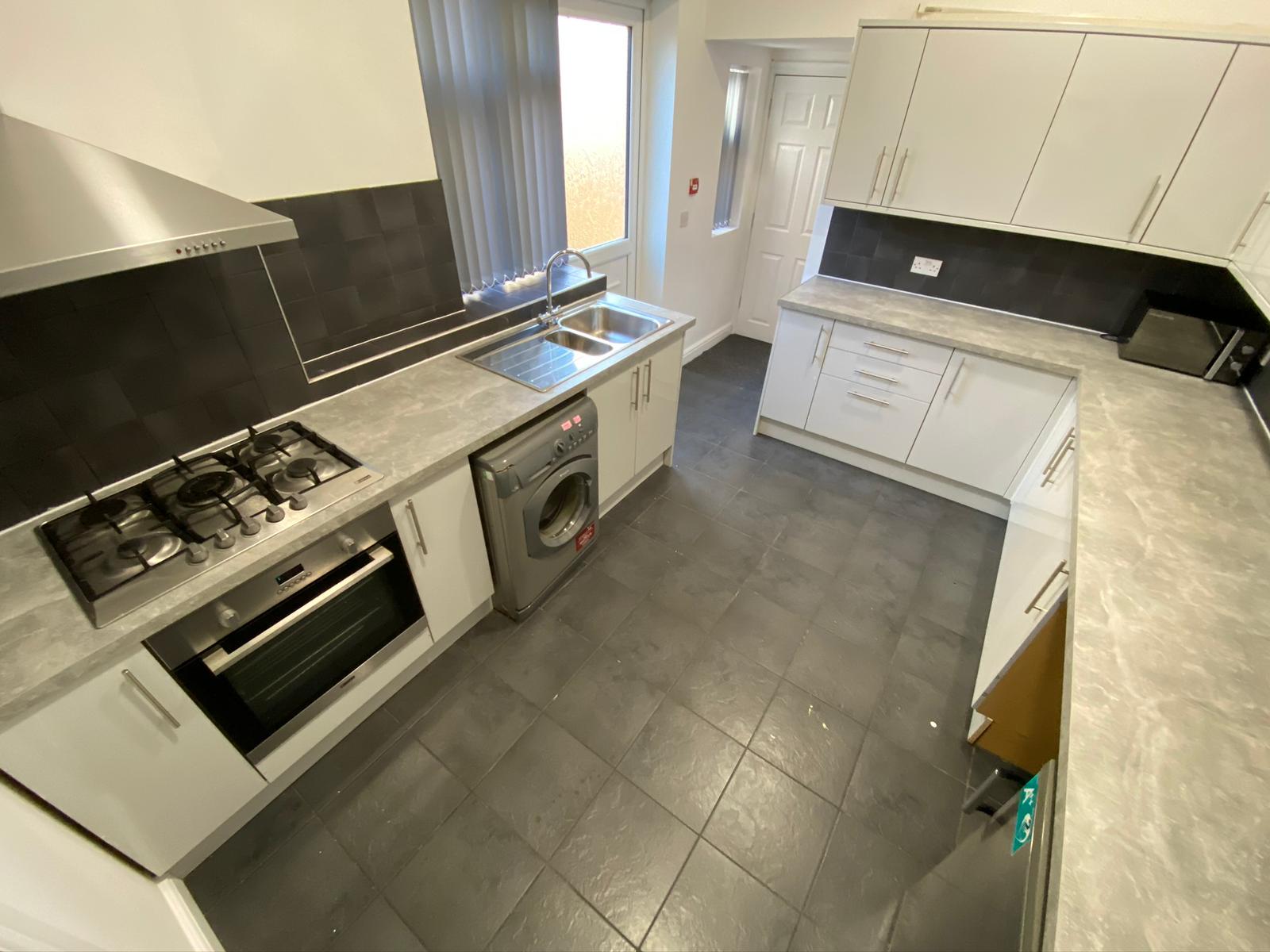 Room 8, 19, Park Road, Coventry photo 4
