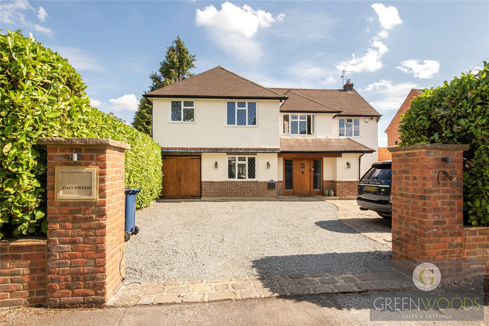 2, Garners Close, Gerrads Cross photo 2
