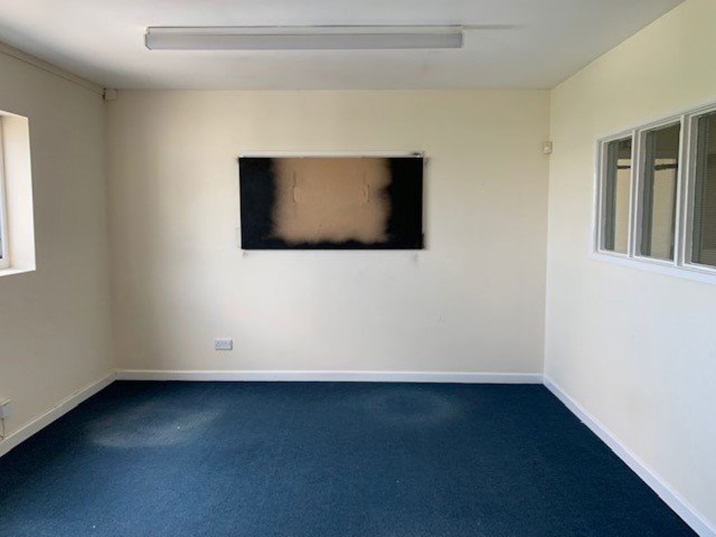 Office Room 3 Unit 1-2, Plough Lane, Fields Yard photo 5