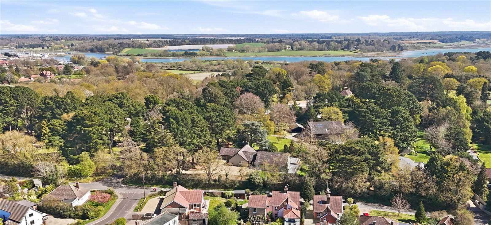 5 bedroom detached house for sale in Welwyn