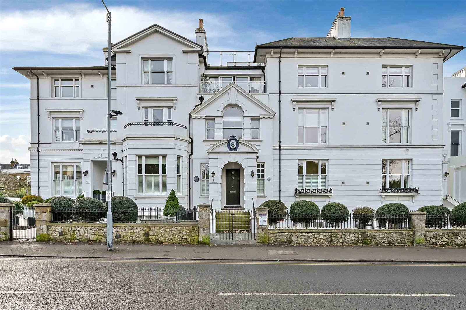 3 bedroom flat for sale 0