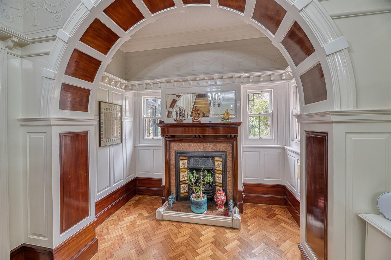 6 bedroom detached house for sale 0