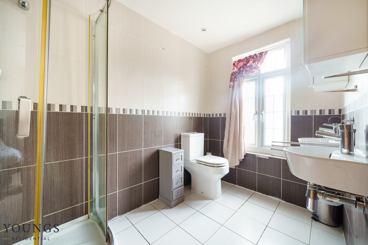 Photos of Lansdowne Road, London E18 65181976 PrimeLocation