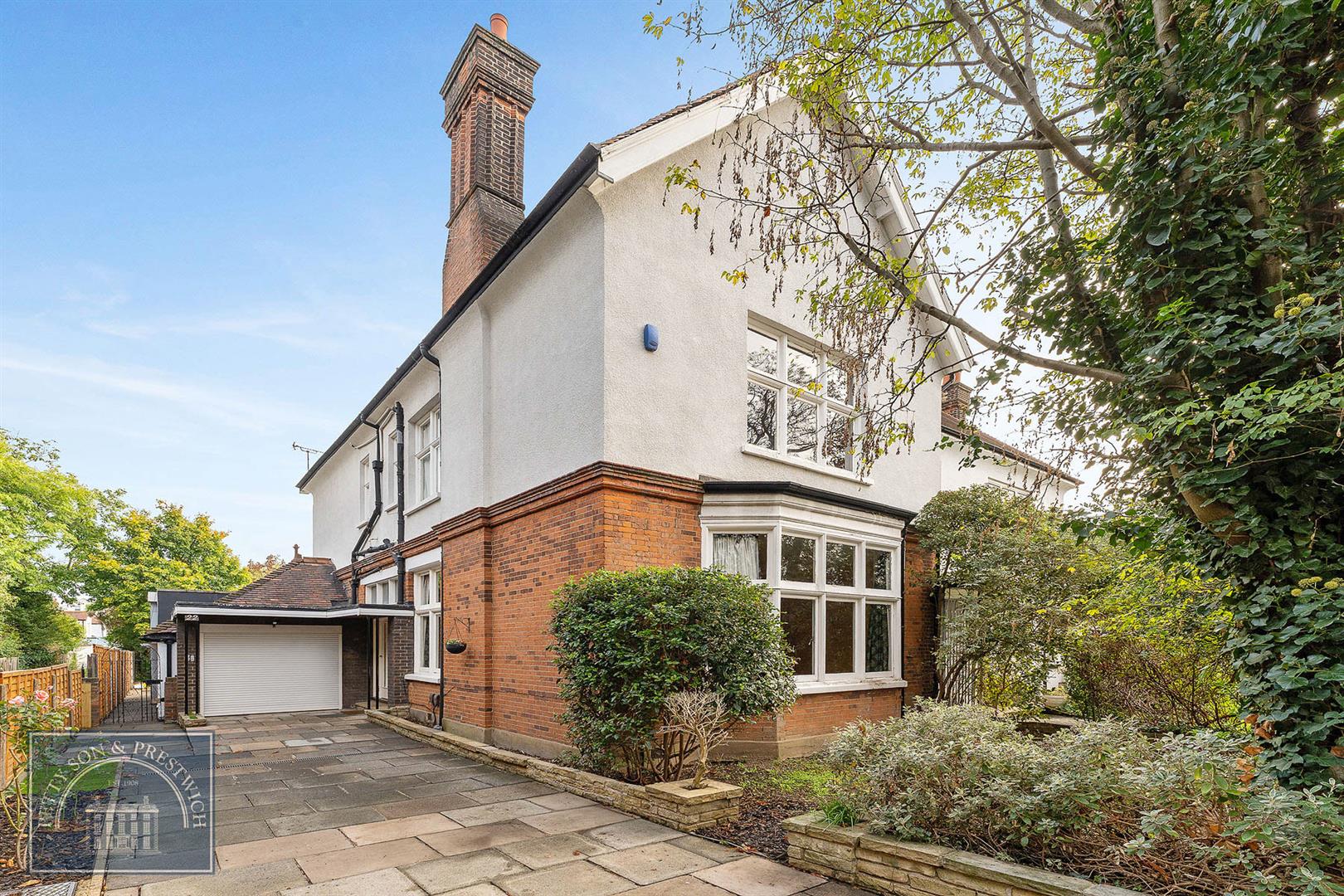 6 bedroom semi-detached house for sale 0