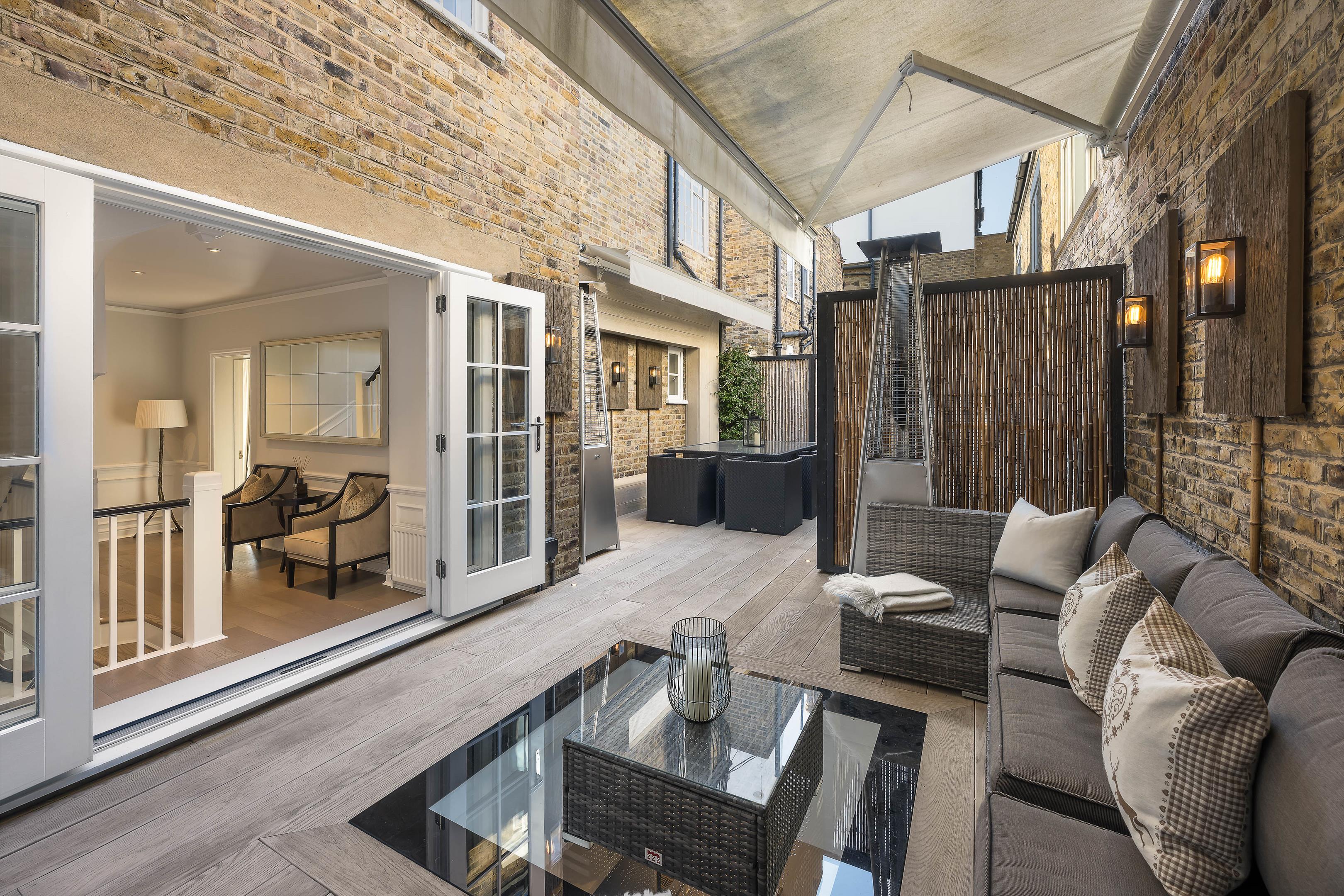 8 bedroom detached house for sale 0