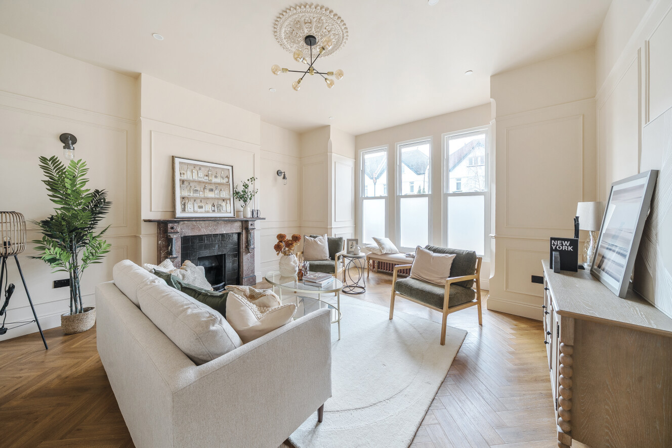 6 bedroom semi-detached house for sale 0