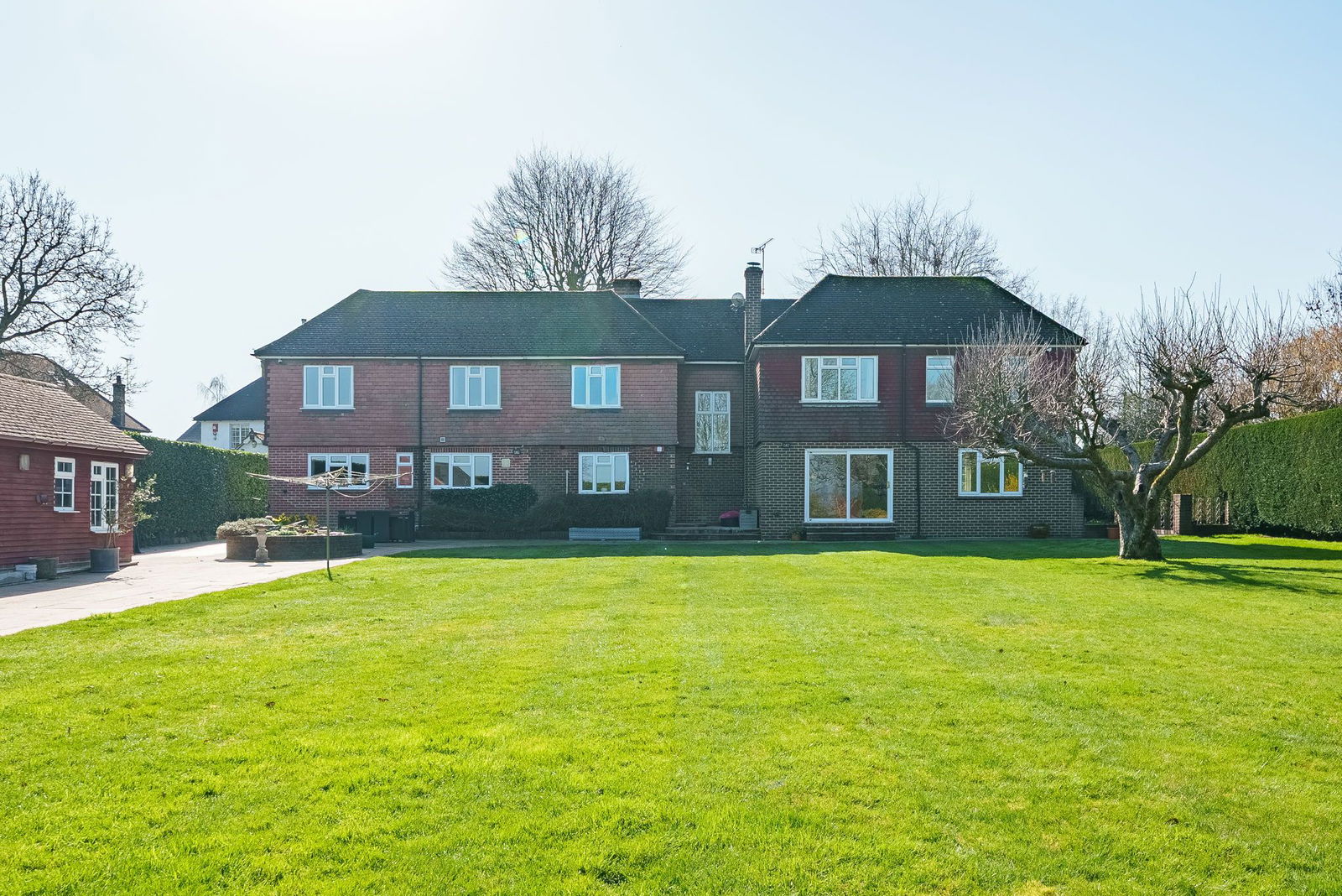 6 bedroom detached house for sale 0