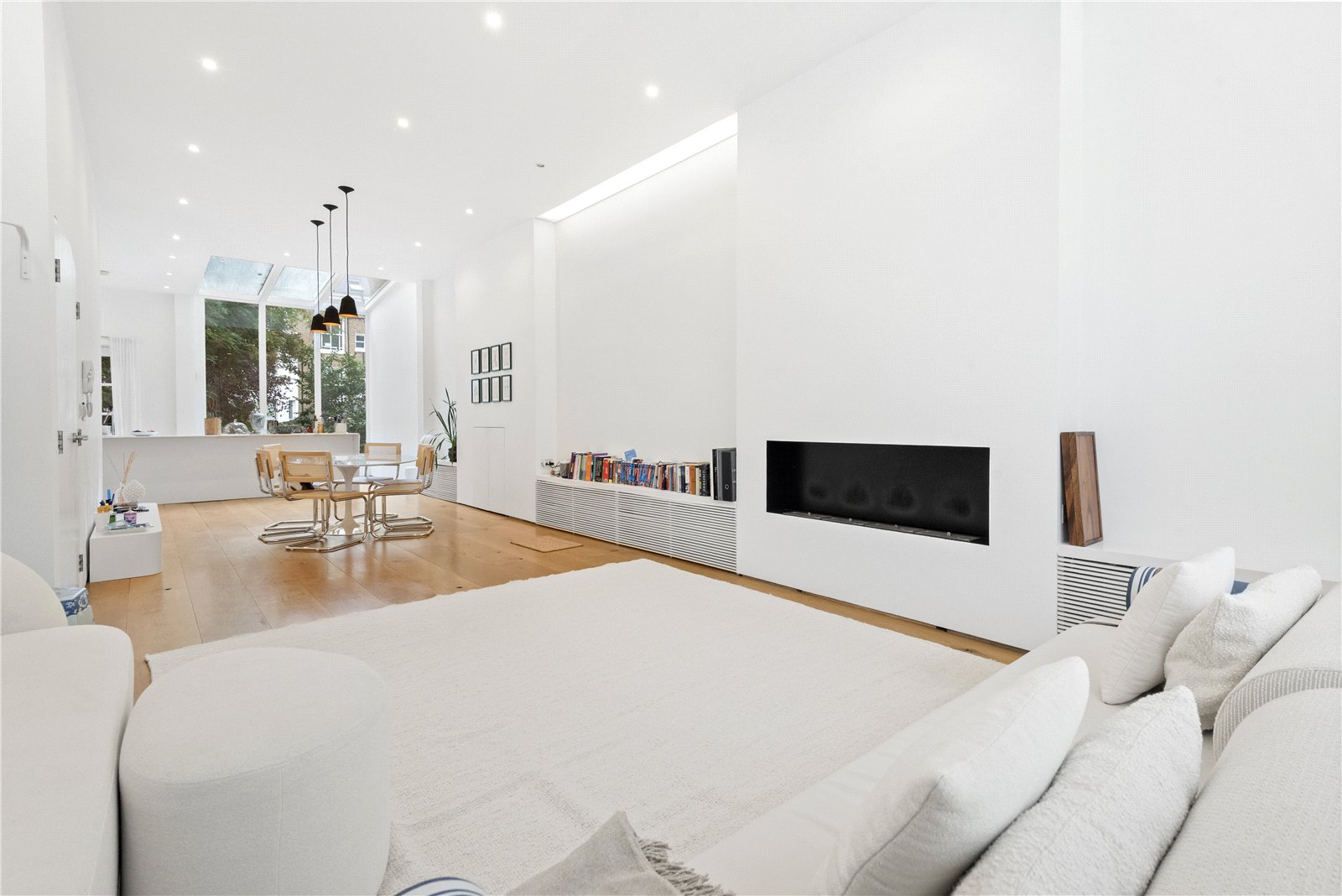 3 bedroom flat for sale 0