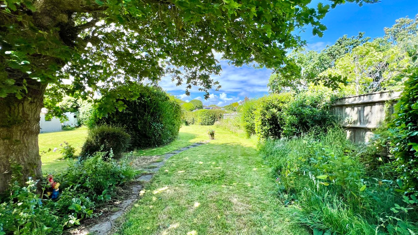 5, Stanley Road, Lymington photo 4