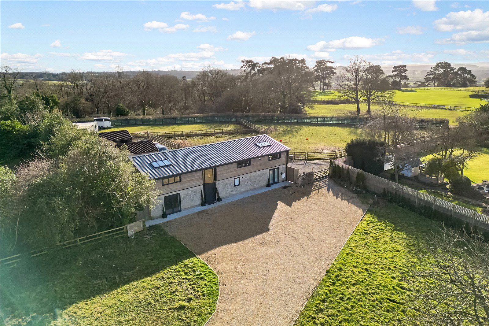 4 bedroom equestrian property for sale 0