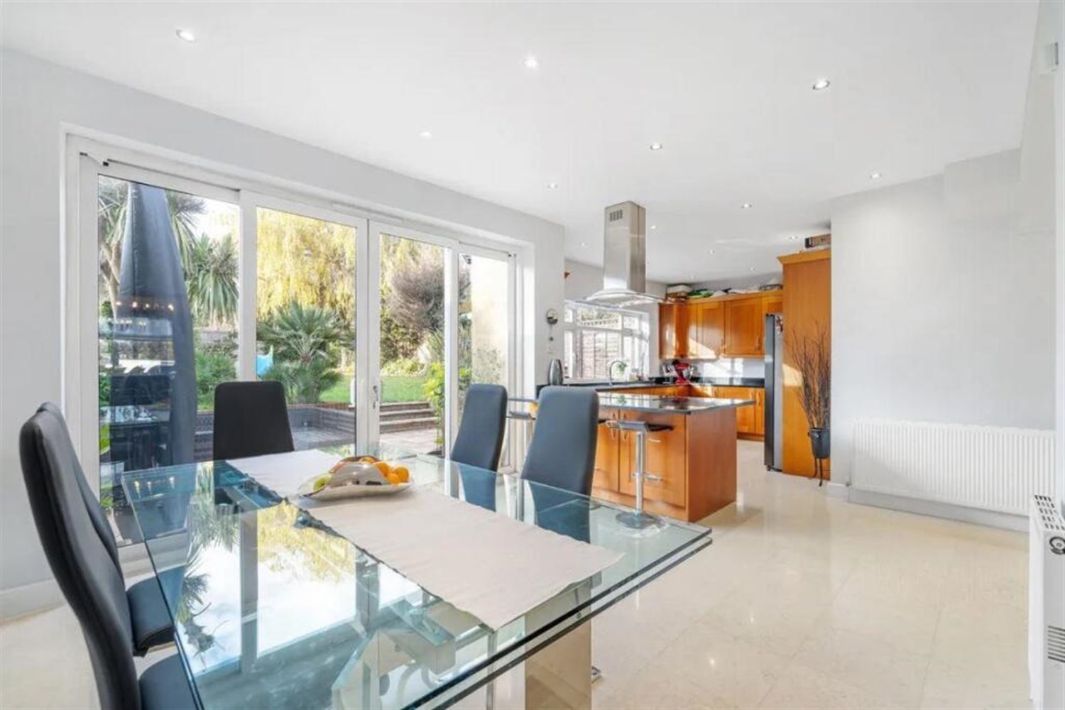 4 bedroom semi-detached house for sale 0