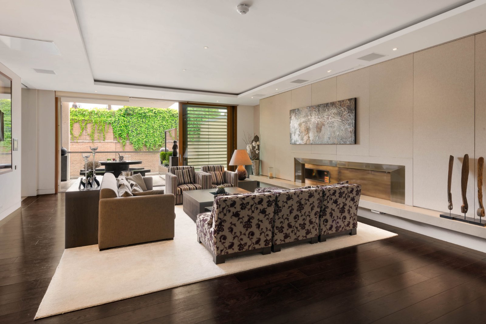 3 bedroom flat for sale 0