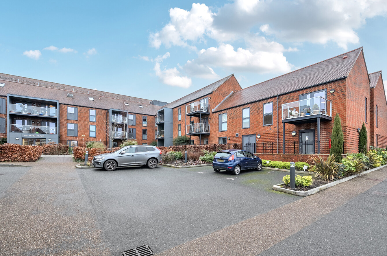 1-bed flat on 32, Wayfarer Place, Alresford, £245,000