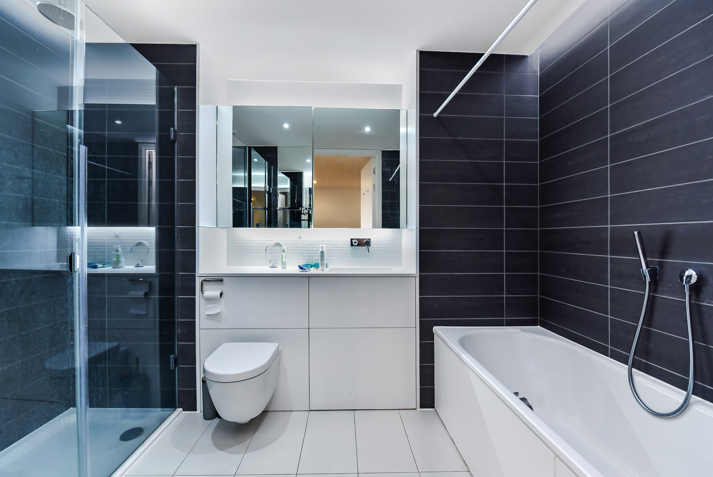 4 bedroom terraced house for sale in London
