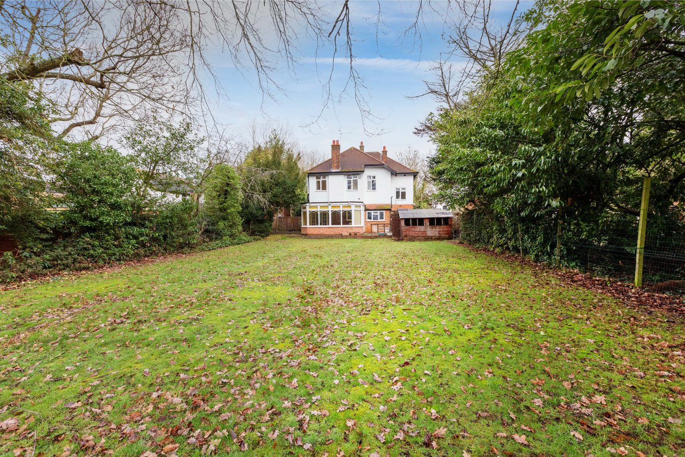 6 bedroom detached house for sale 0