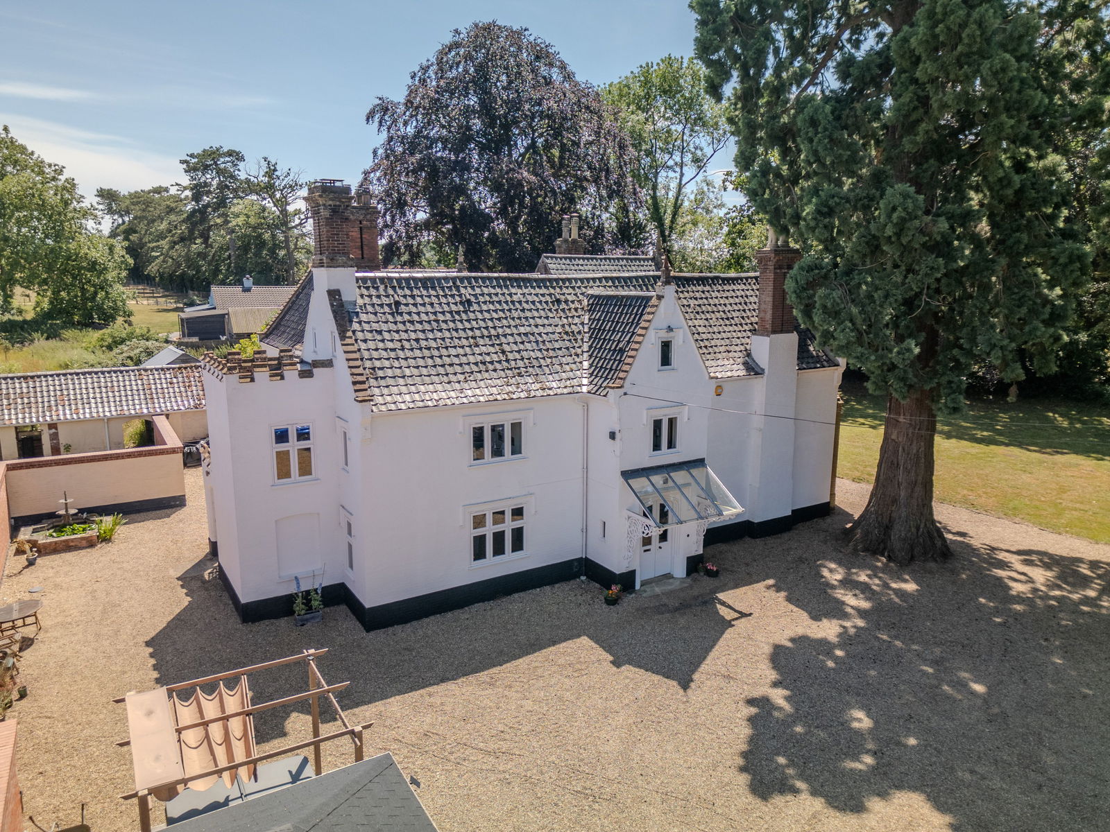 7 bedroom detached house for sale 0