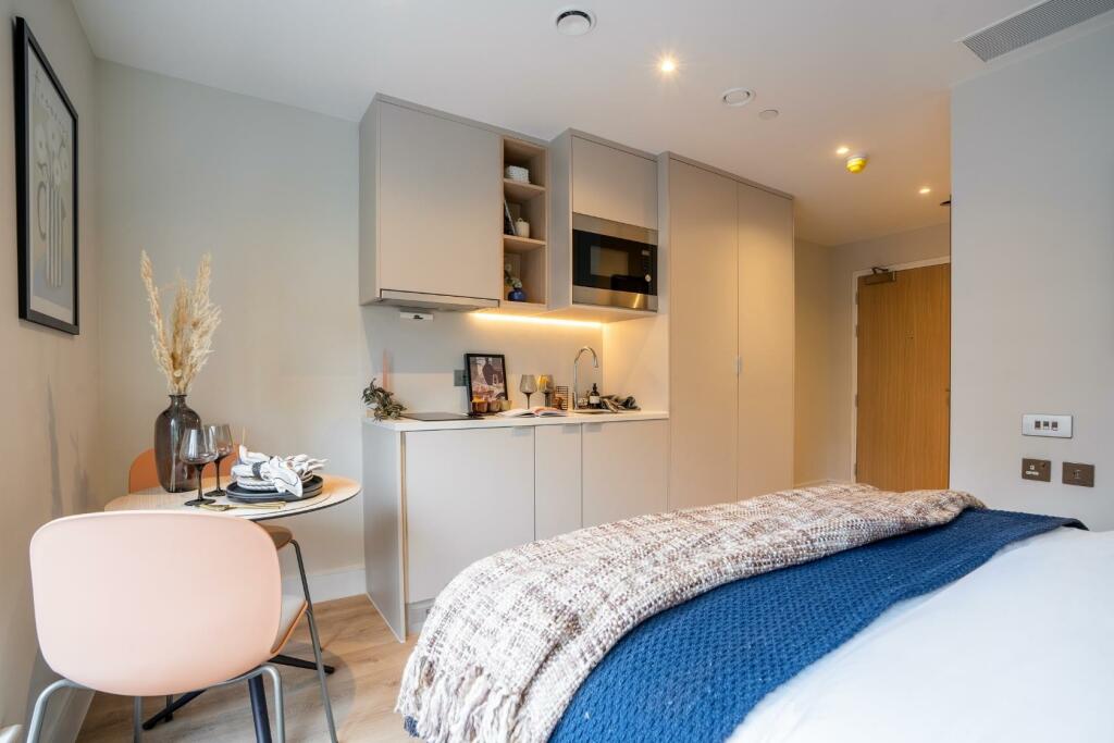 Flat 409, The Apiary,, The Mall, Ealing photo 4