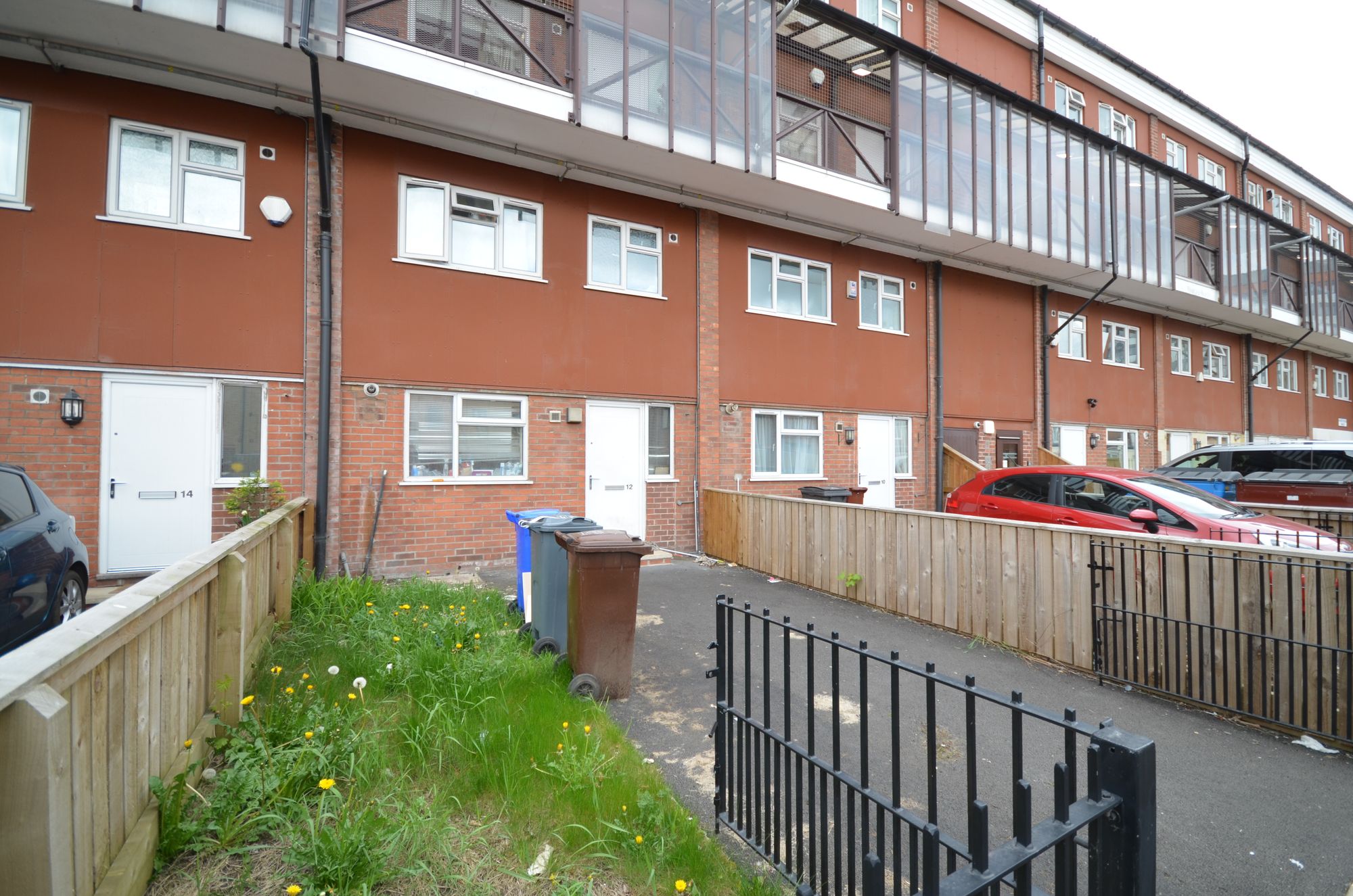 Room 3 12 Hursthead Walk, Manchester photo 5