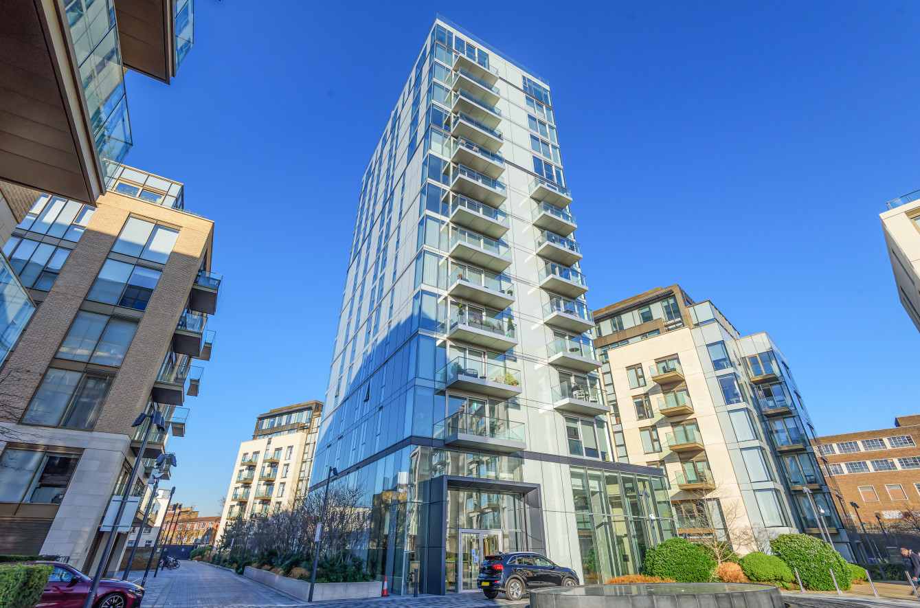 3 bedroom flat for sale 0