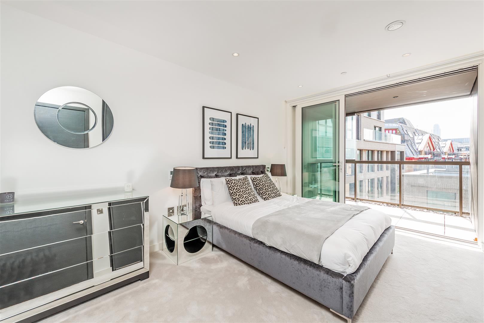 2 bedroom flat for sale 0