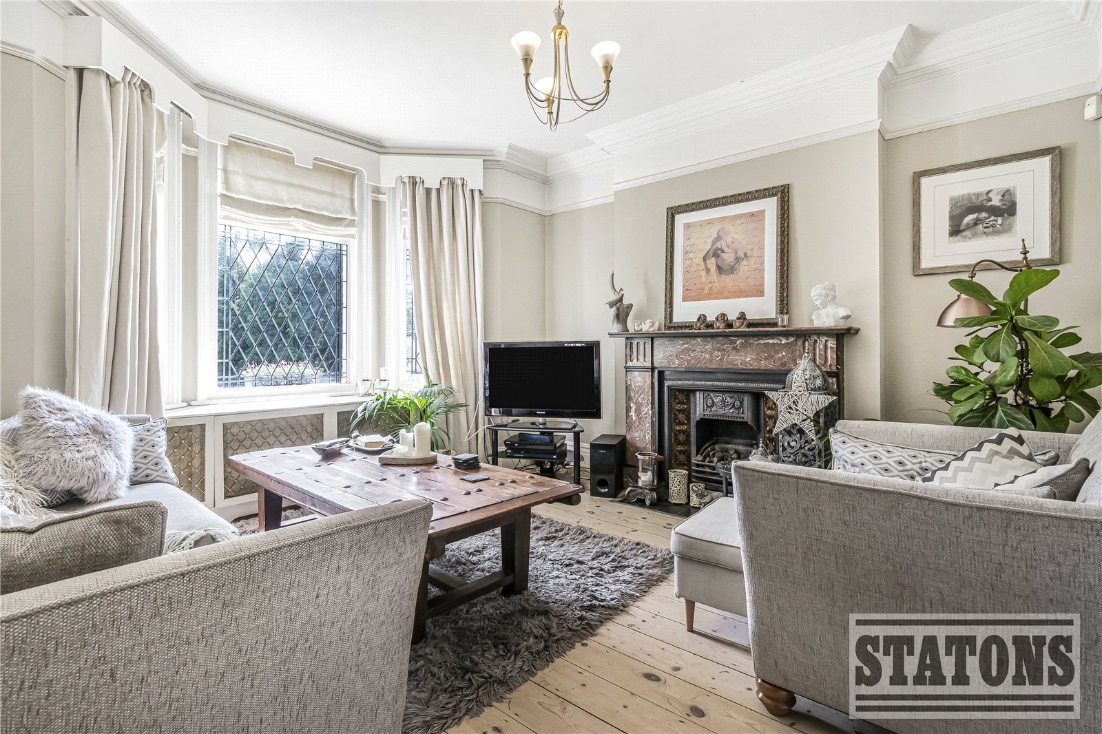 4 bedroom semi-detached house for sale 0