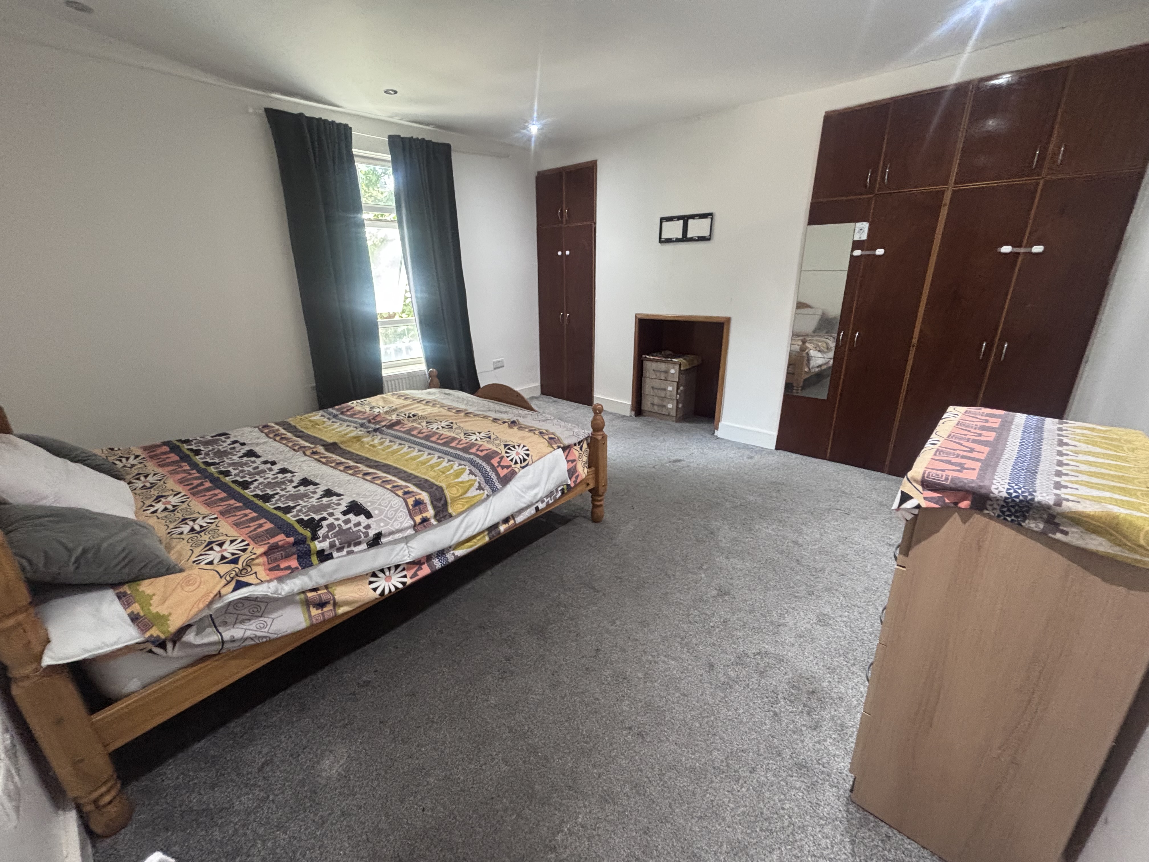 Room 3, London photo 4